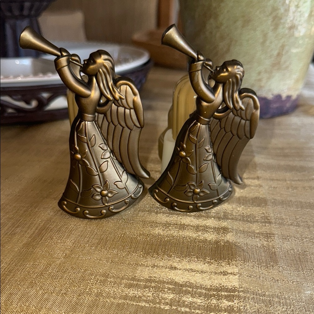 Sale 5 items for $20😎 Pier One Gold Art Nouveau Wall Plug in for oil diffuser